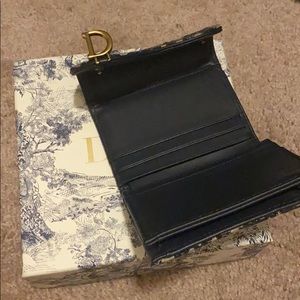 Dior wallet